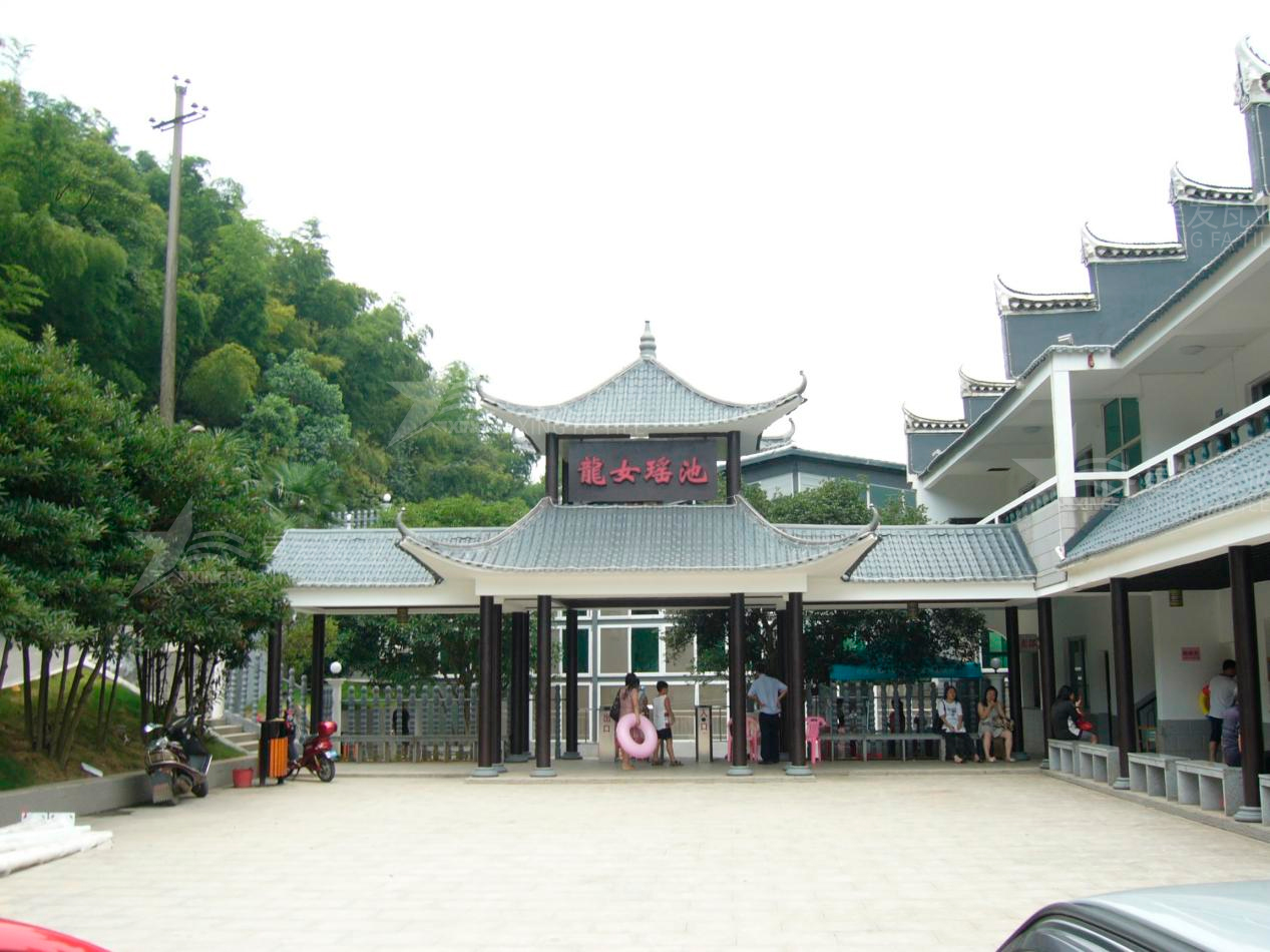 屋頂材料合成樹脂瓦和不銹鋼瓦哪個好？選擇很重要！